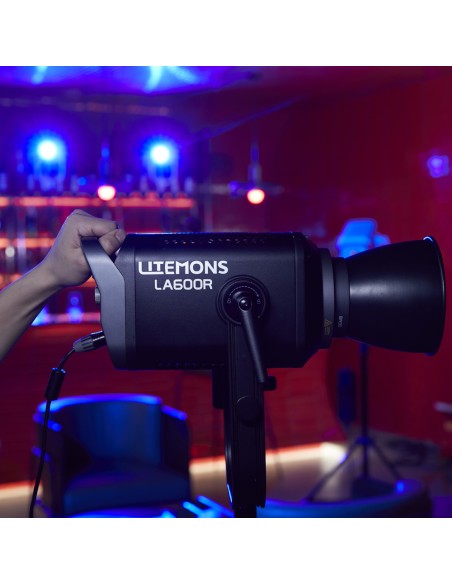 Foco LED RGB LA600R: 600 W y 1800–10000 K | Godox Spain