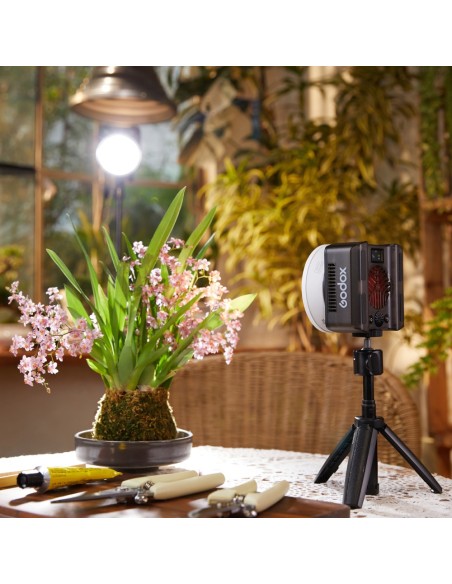 Foco LED ML40R: RGB 40 W, 1800–10000 K, 422 g | Godox Spain